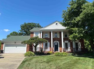 28638 Sunray Ct, Chesterfield, MI 48047