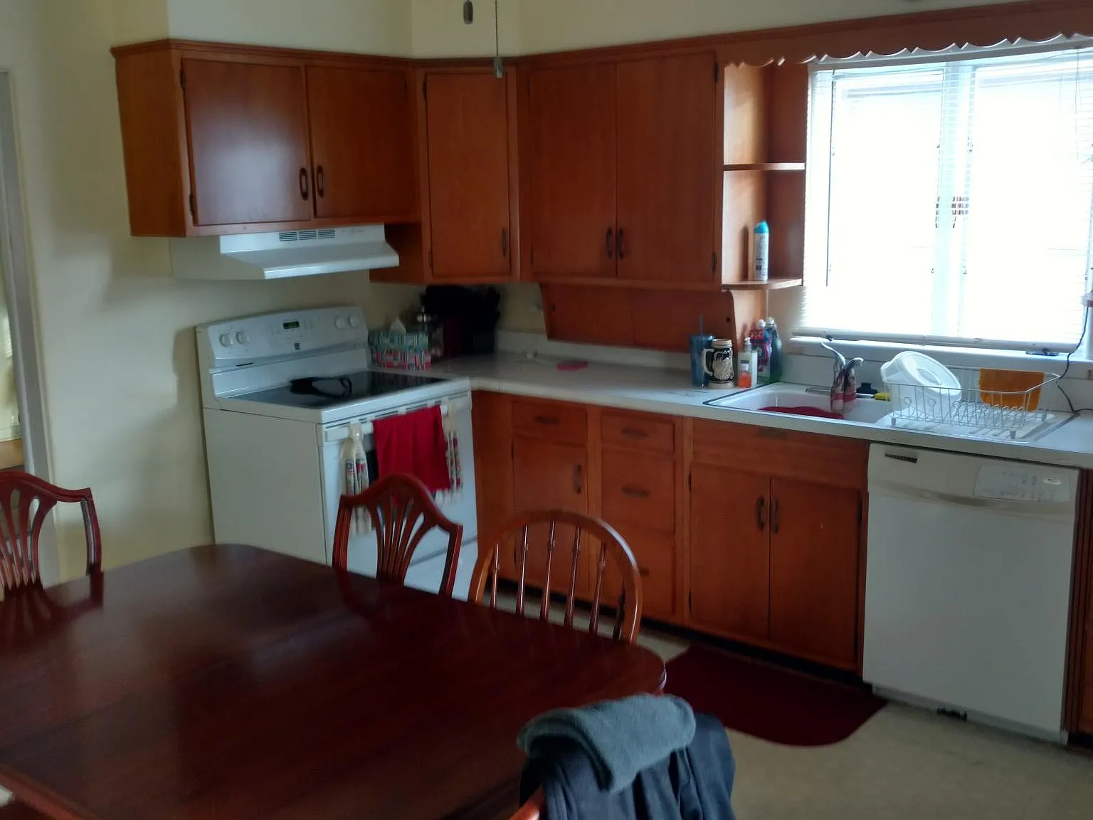 4 bed, 1934 sqft, $1,950 — Photo 4