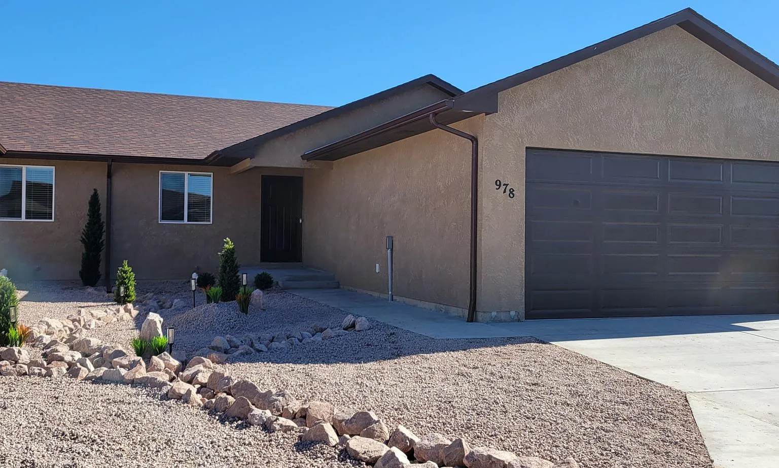 3 bed, 1469 sqft, $2,200 — Photo 1