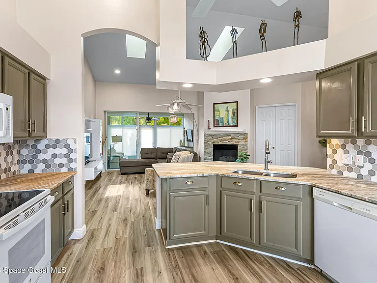 Shell Cove Dr — Photo 9