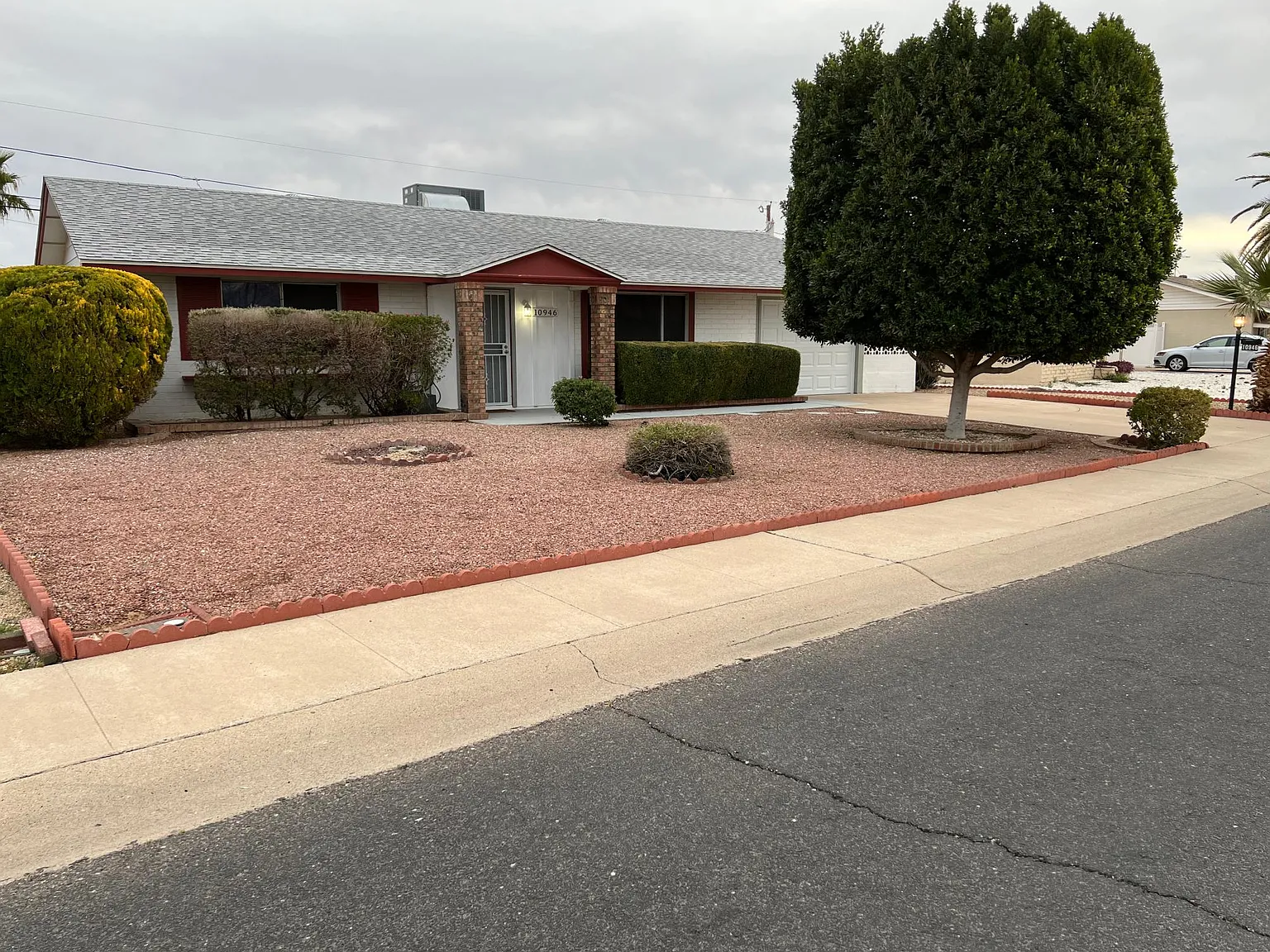 10946 W Canterbury Dr — Photo 2