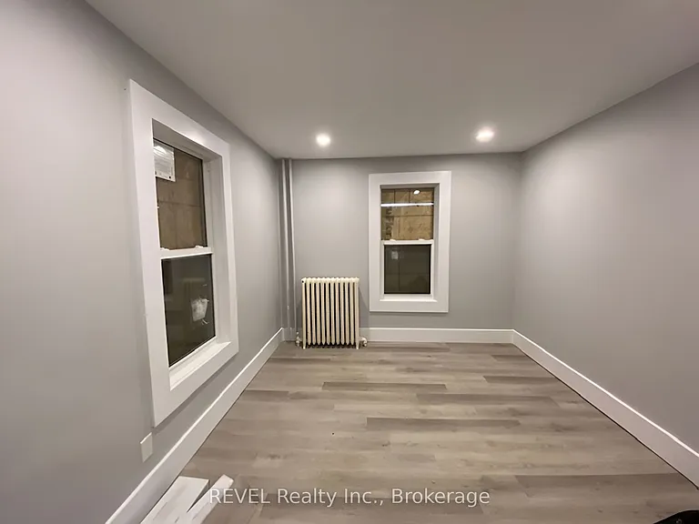 21 Plymouth Rd #LOWER — Photo 7