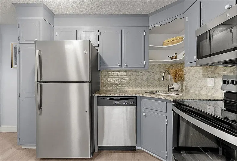 1 bed, 1.0 bath, 725 sqft, $1,550 — Photo 2