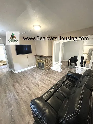 39 Haendel St Photo 1