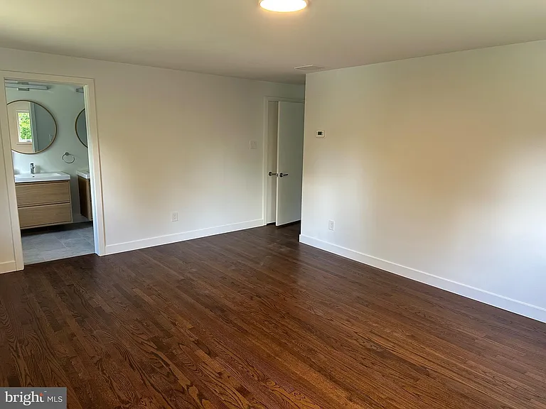713 Woodfield Rd — Photo 15