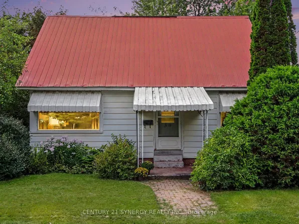 30 James St, Smiths Falls, ON K7A 1X1