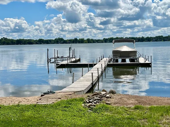 7785 N Shore Cir N, Forest Lake, MN 55025