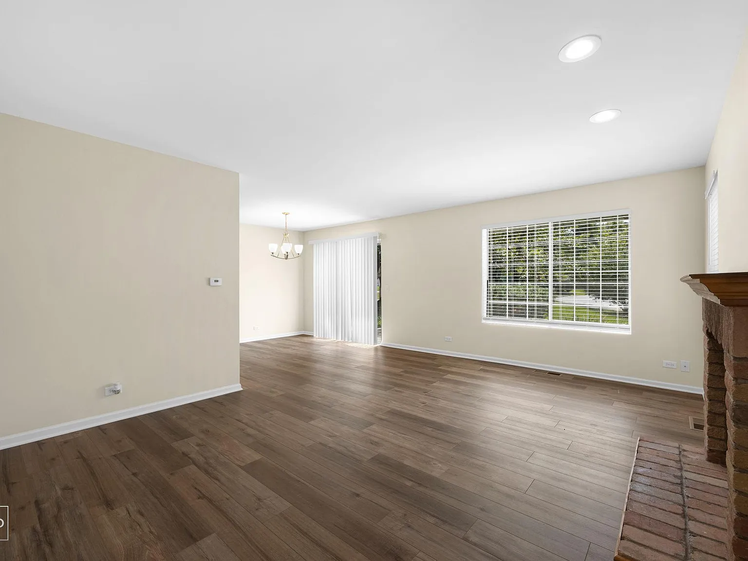 3 bed, 1.5 bath, 1255 sqft, $2,700 — Photo 4