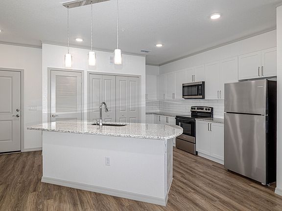 5th image of 1240 Aberdeen Orchard Way