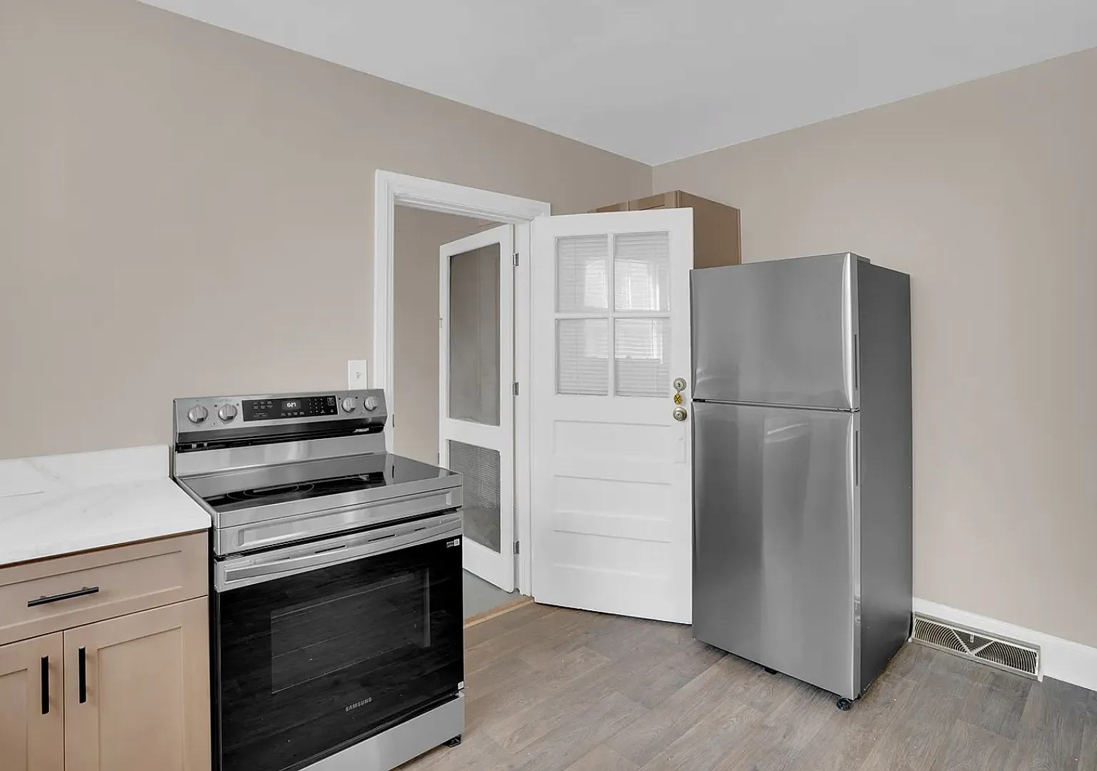 Minutes from USC! Renovated 4BR Home in Cayce — Photo 3