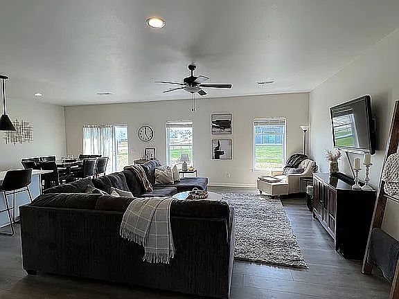 2nd image of 1255 Exchange St