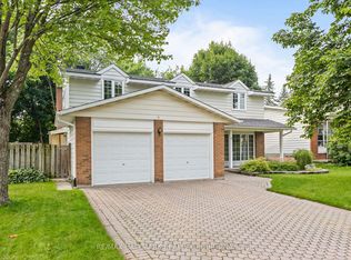6 Centrepark Dr, Ottawa, ON K1B 3C1
