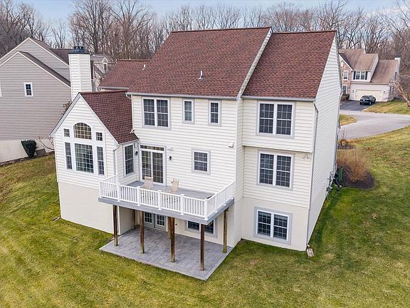 3rd image of 104 Kittanset Ct
