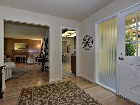 2nd image of 2027 Barrett Ave