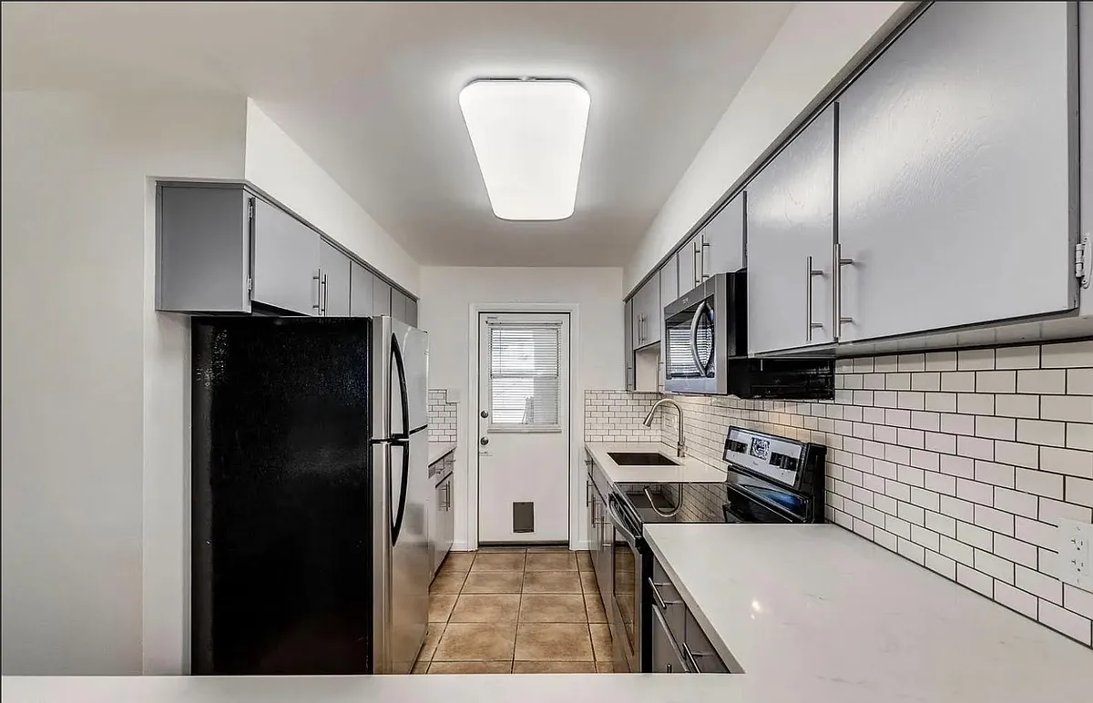Building Photo - 8444 E Coronado Rd #2