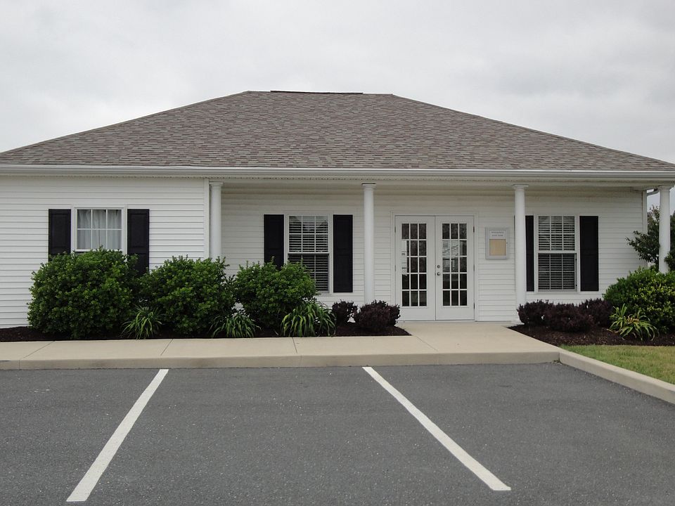2nd image of 7 Belle Isle Dr