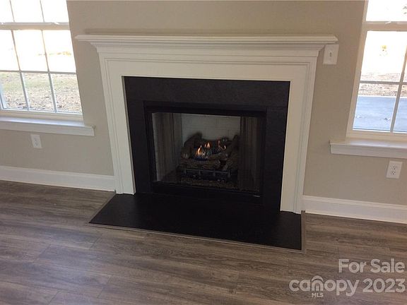 5th image of 6121 Pamela St