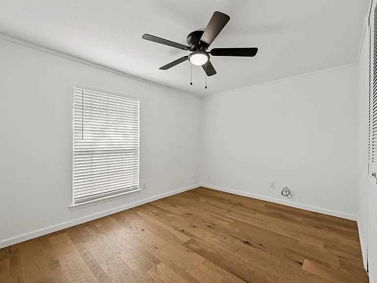 2029 Greenwood Rd — Photo 11