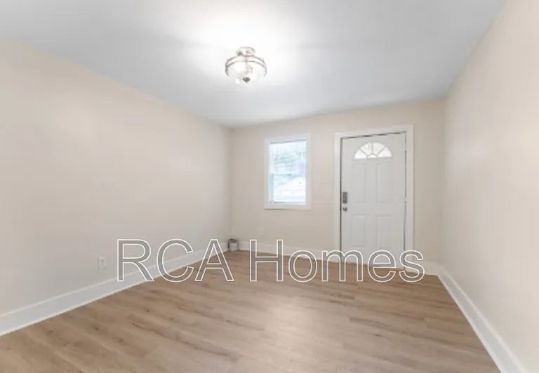 1445 W Congress Ave — Photo 5