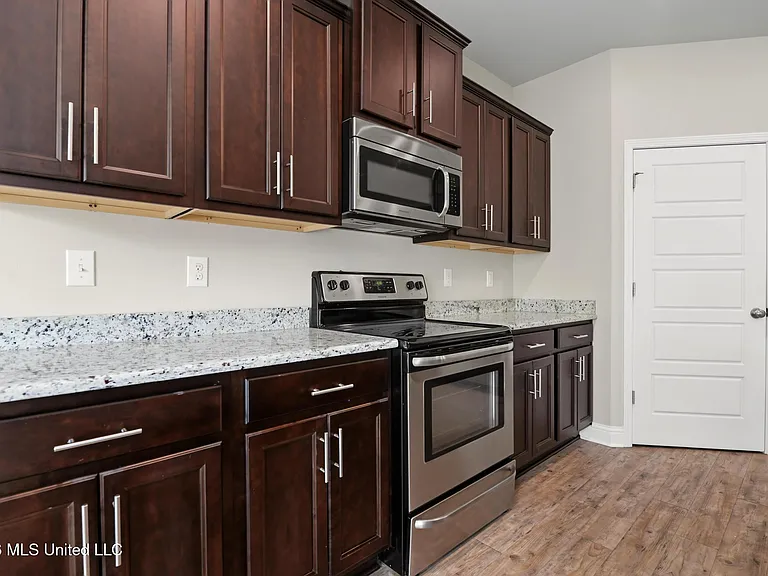 14894 Calcutta Dr — Photo 9