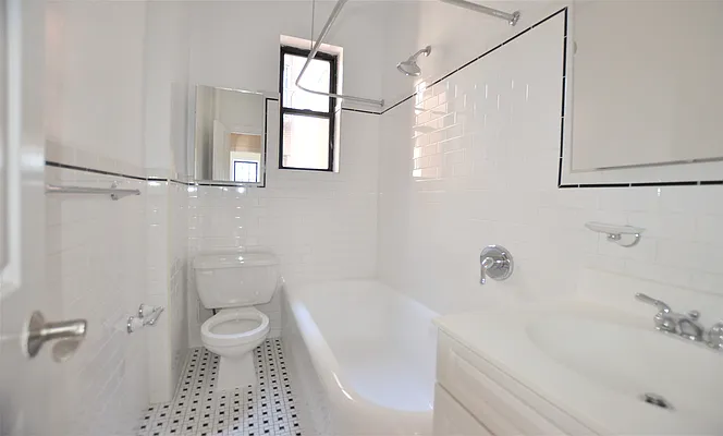 Rented by Manhattan Realty Group | media 4