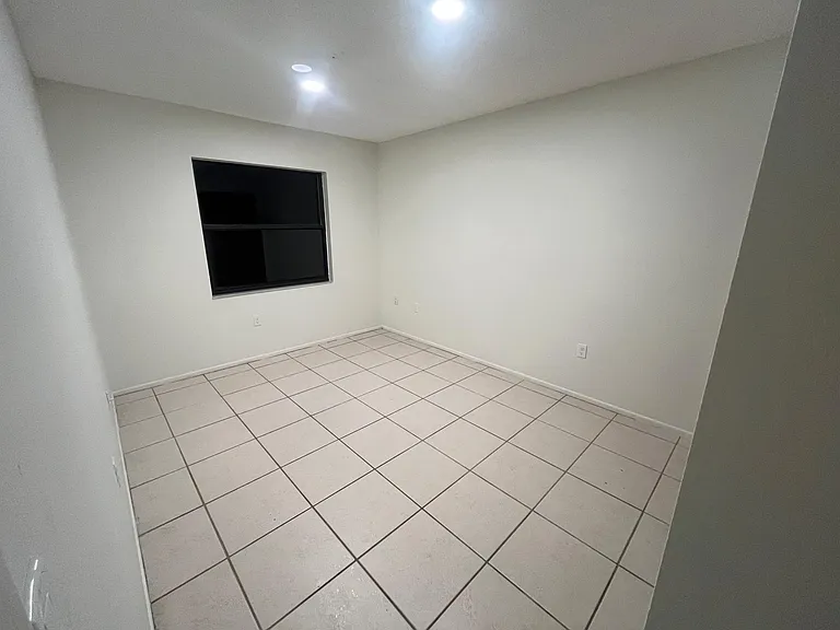 742 Trotter Ave — Photo 12