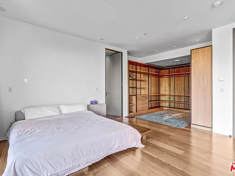 9400 Readcrest Dr — Photo 9