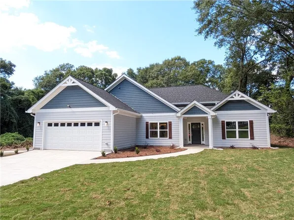 915 W Poplar St, Griffin, GA 30224