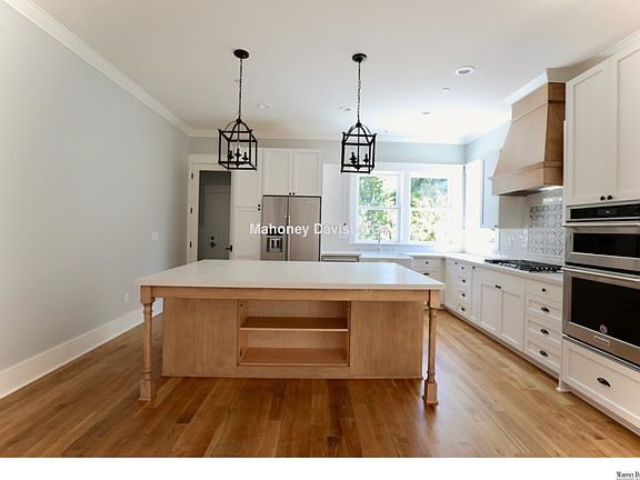 4th image of 8 Eden Ln