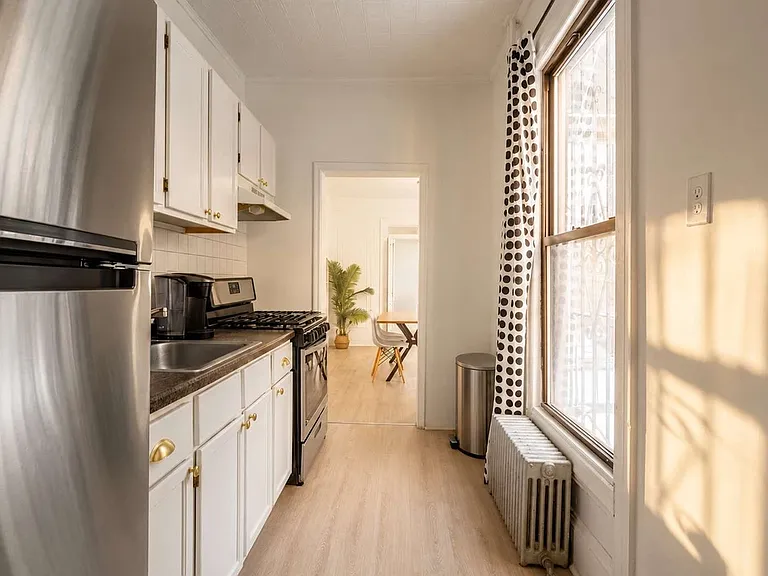 173 N 7th St #1D — Photo 4