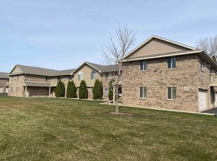 3321 N Casaloma Dr APT 69, Appleton, WI 54913