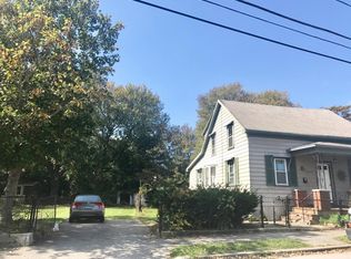17 Third School St, Bristol, RI 02809