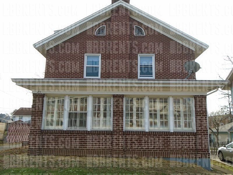 1st image of 20 Vassar Dr
