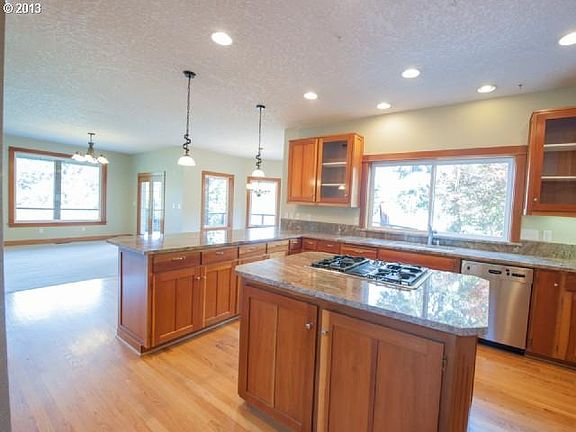 5th image of 4105 SE River Dr