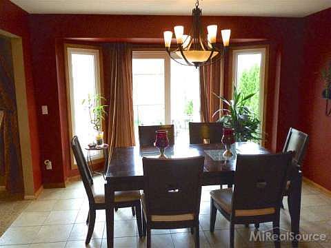 5th image of 15723 White Oak Dr