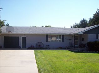 1030 N Franklin St, Red Cloud, NE 68970