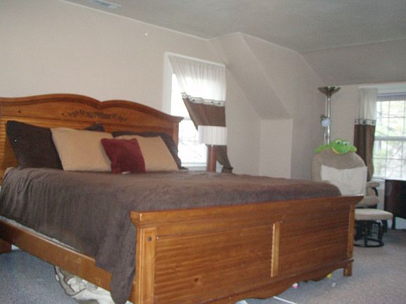 5th image of 81 Dahlgren Ave