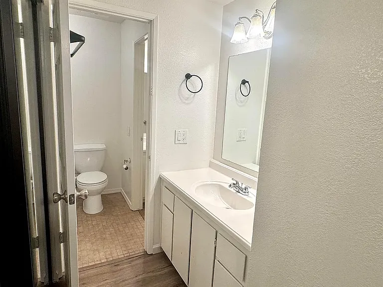 650 Del Verde Cir #6 — Photo 18