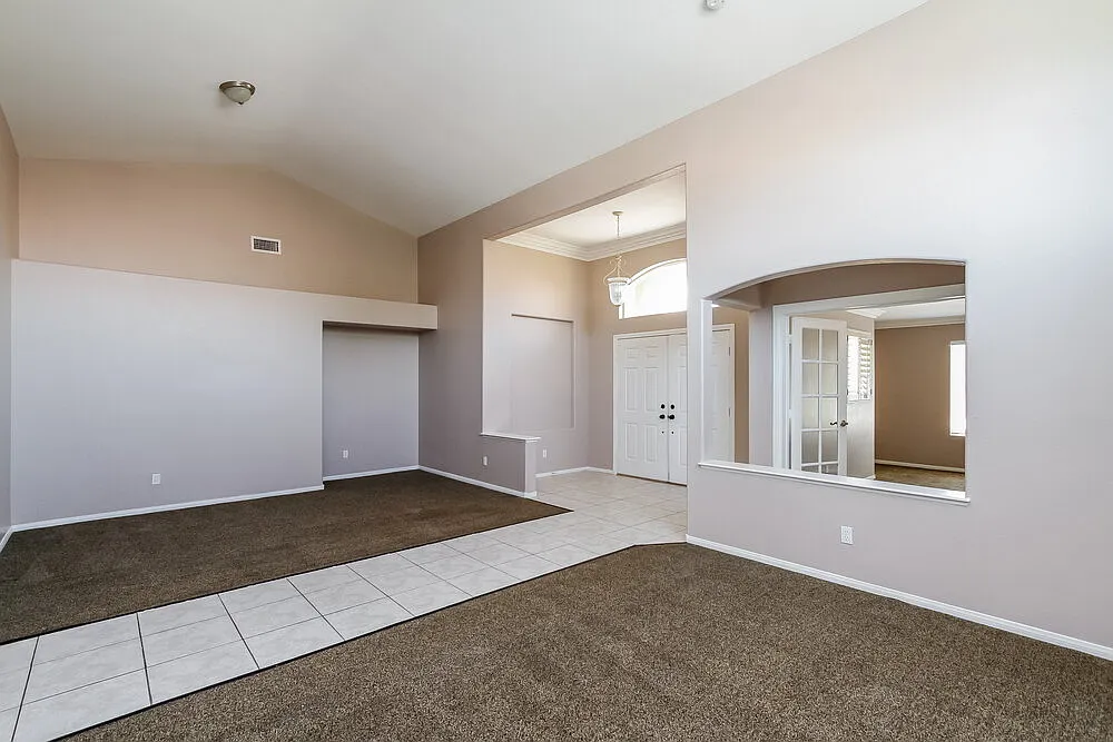 3 bed, 2.5 bath, 2290 sqft, $2,850 — Photo 2