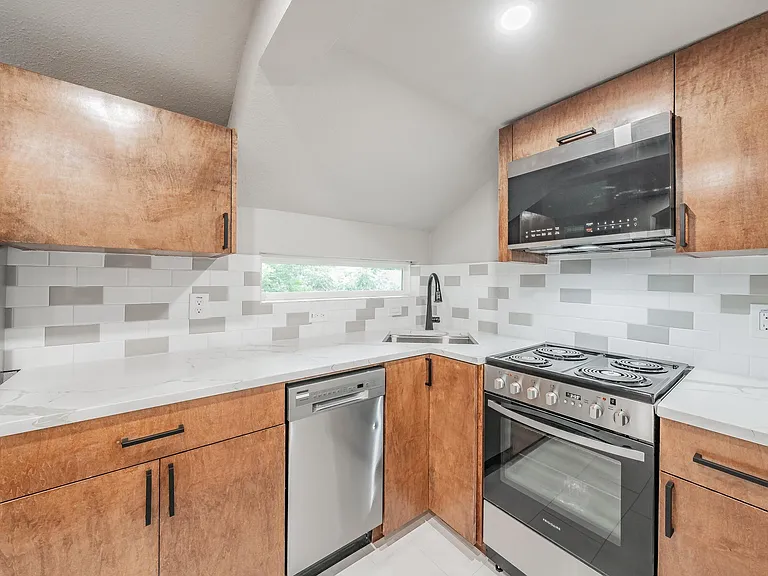 3008 McPherson Ave #D — Photo 7