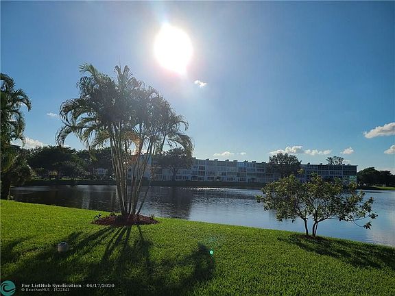3rd image of 4071 Cambridge Cir #D-4071