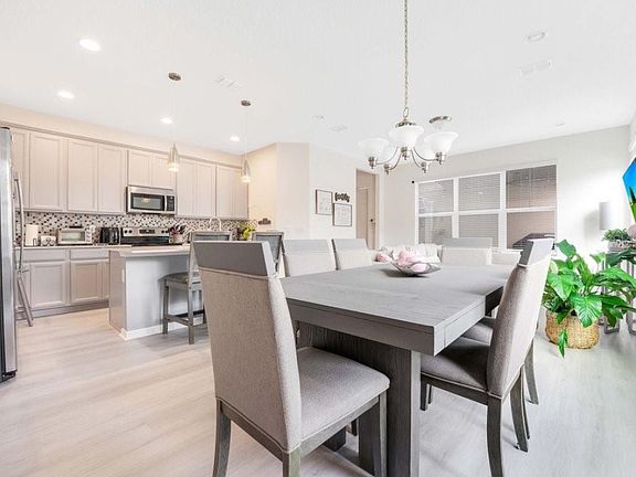 3rd image of 8073 Basilica Ln