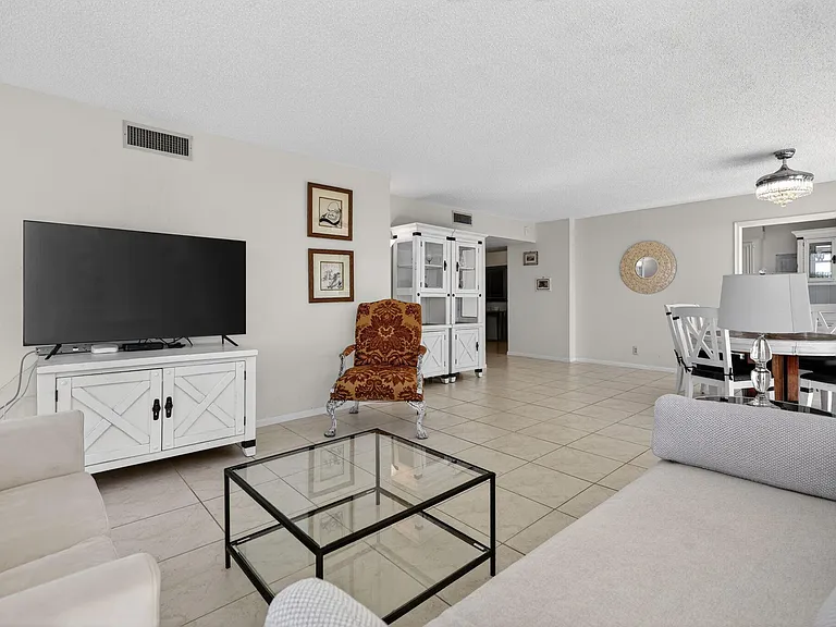 3400 N Ocean Dr #408 — Photo 4