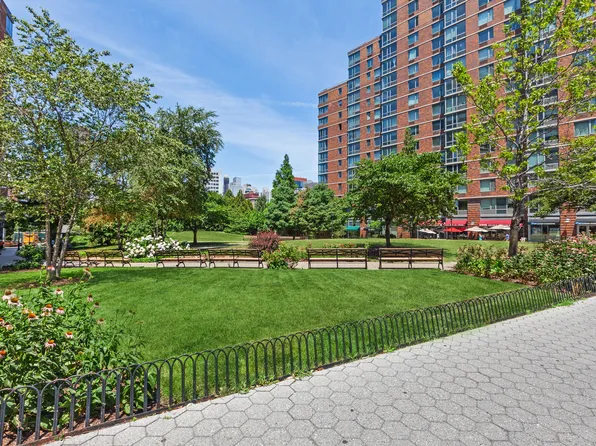 425 Main Street image 20 of 21