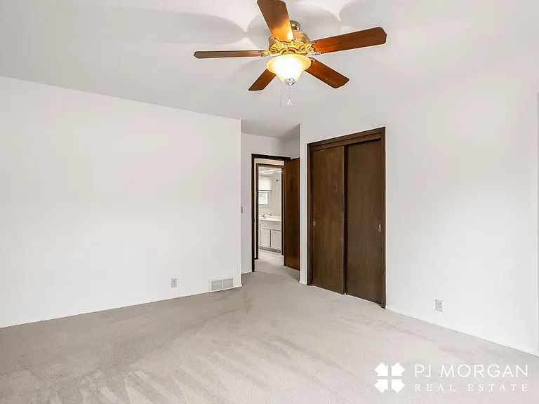 1312 S 118th St — Photo 36