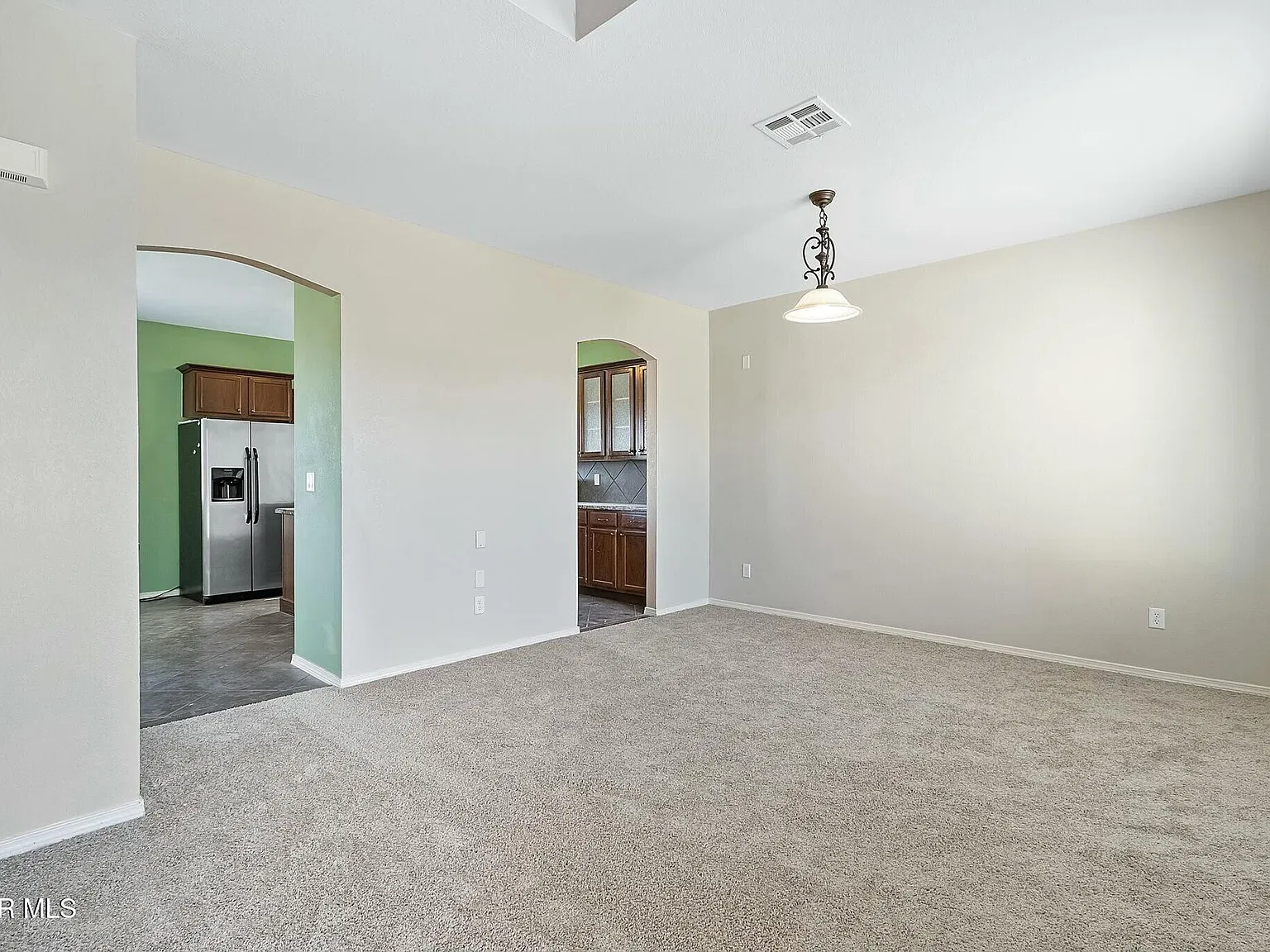 4 bed, 2.5 bath, 1949 sqft, $1,795 — Photo 3