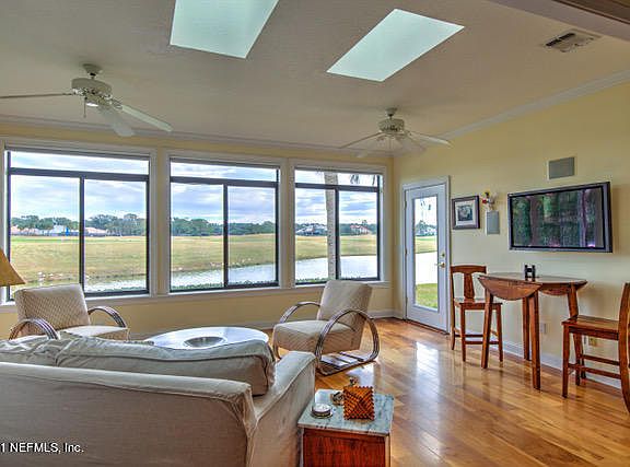 5th image of 229 Cannon Ct E