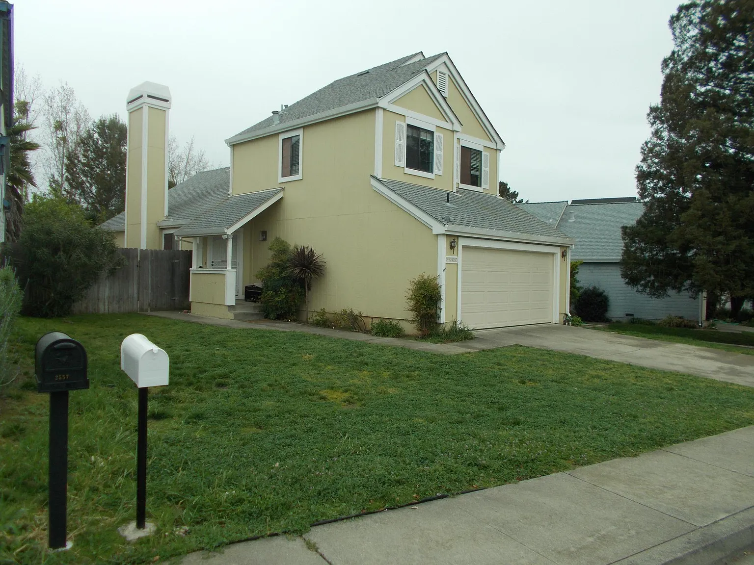 2563 Vista Grande photo 1
