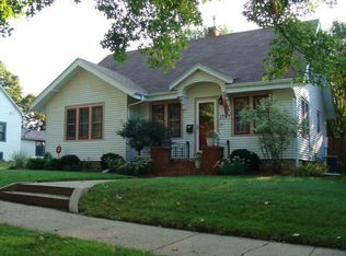 1904 Tremont St, Cedar Falls, IA 50613