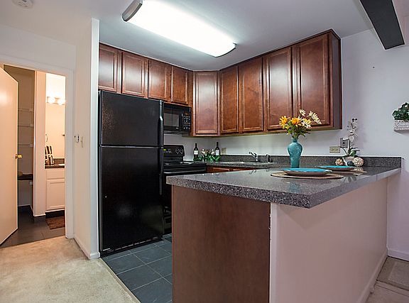 4th image of 5813 Oakwood Dr APT B